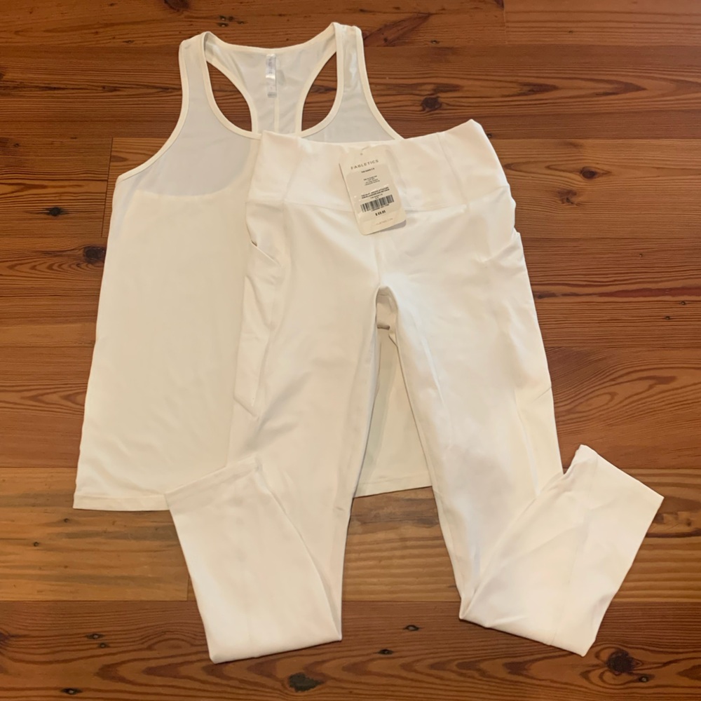Fabletics // Cream Oasis 7/8 leggings and cream tank
